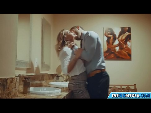 ❤️ Бүкіл аққұба сізді қоғамдық дәретханада азғырғанда ❤❌ Секс kk.xxxshake.ru